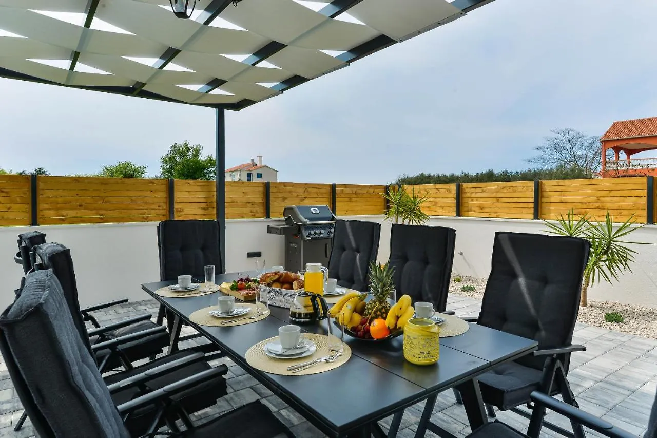 Luxury Villa Jomani With Heated Pool ビビニェ クロアチア