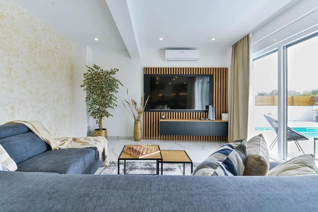 Luxury Villa Jomani With Heated Pool ビビニェ 0*,  クロアチア