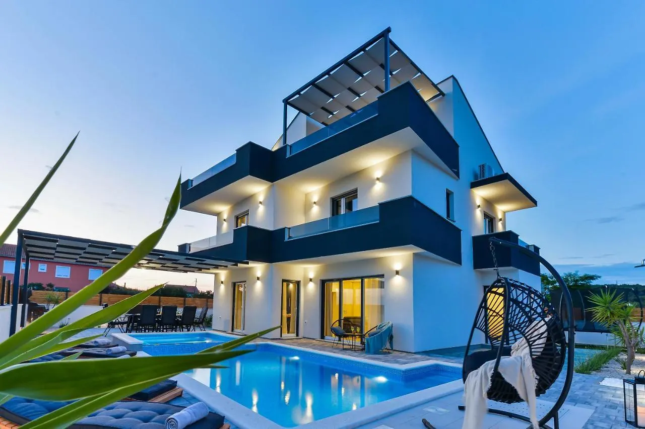 Luxury Villa Jomani With Heated Pool ビビニェ クロアチア
